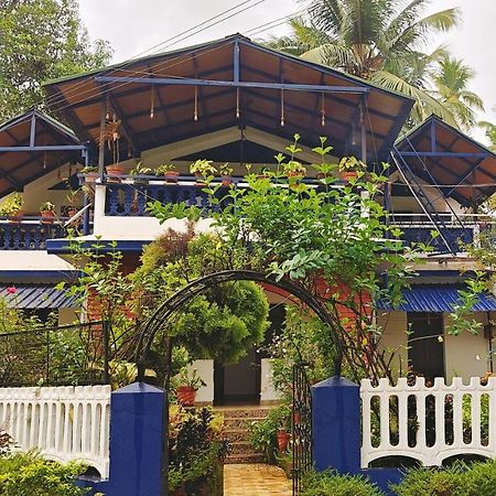 Curlies Blue House Villa Анджуна Екстериор снимка