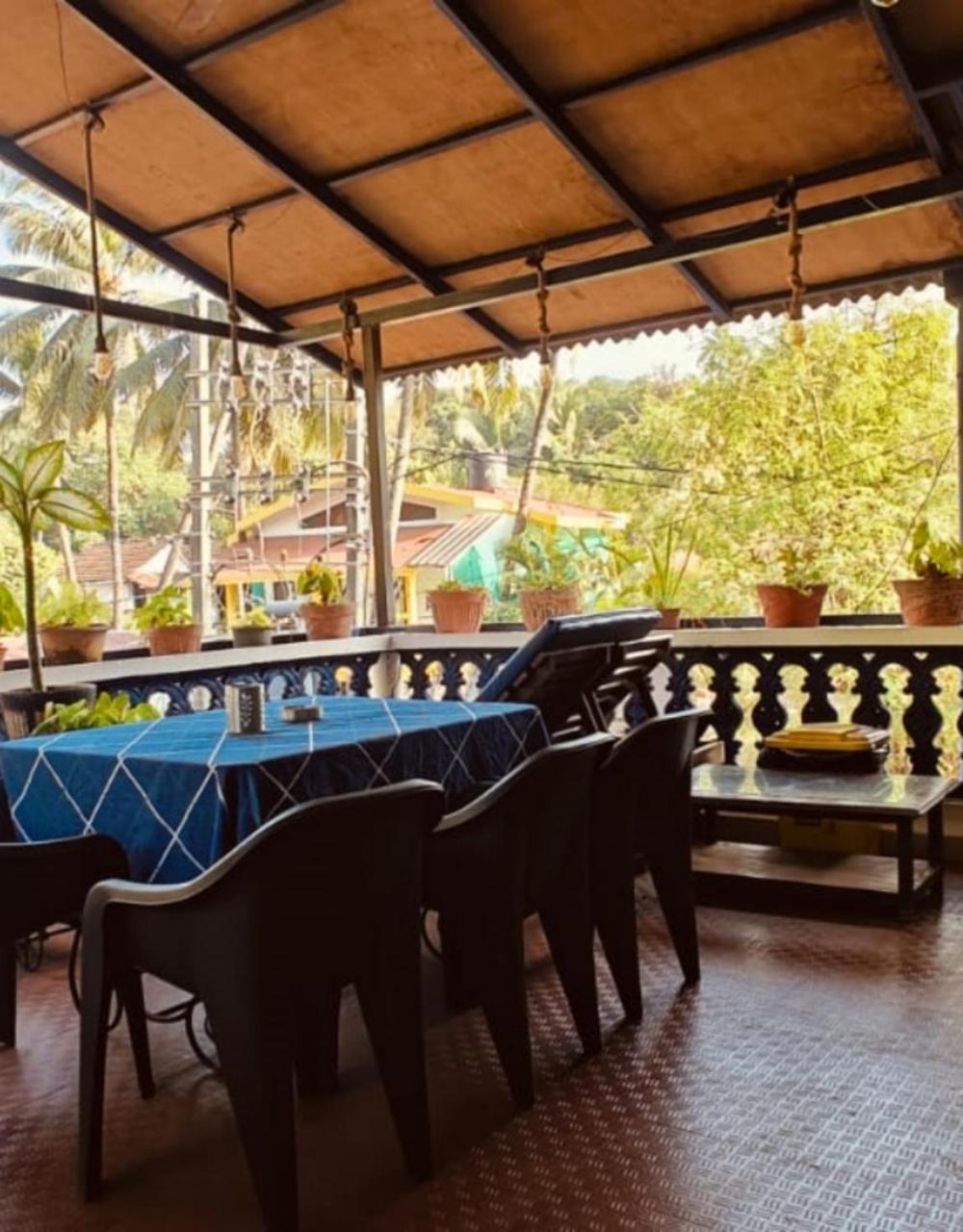 Curlies Blue House Villa Анджуна Екстериор снимка