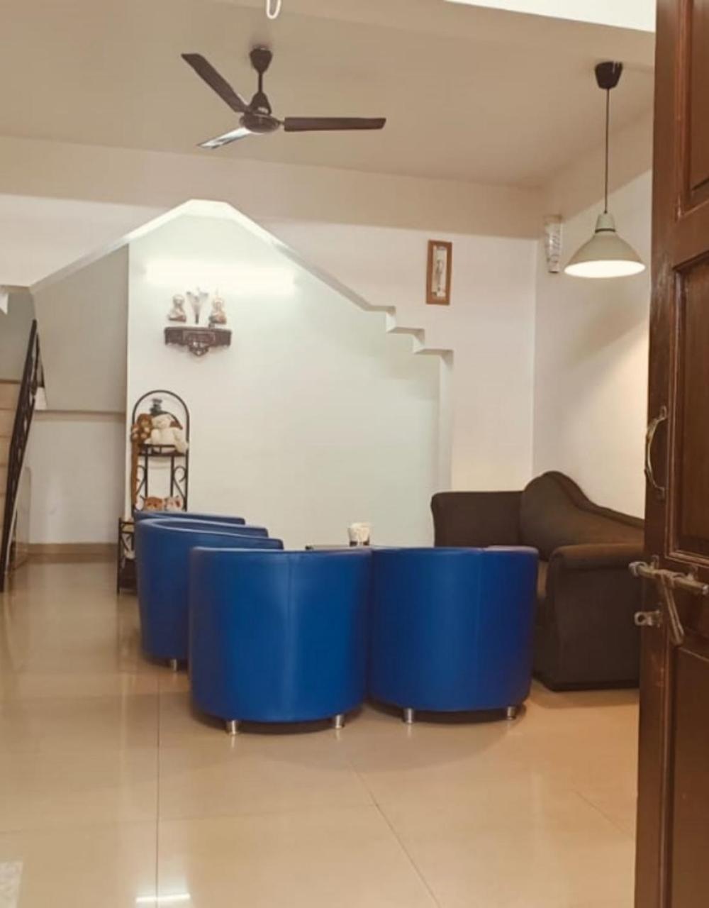 Curlies Blue House Villa Анджуна Екстериор снимка