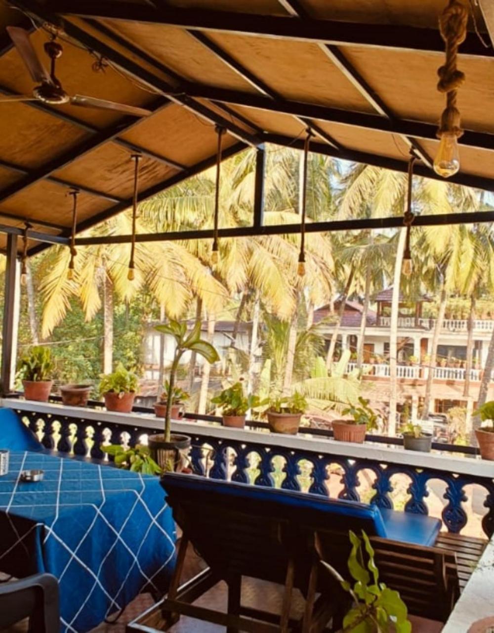 Curlies Blue House Villa Анджуна Екстериор снимка